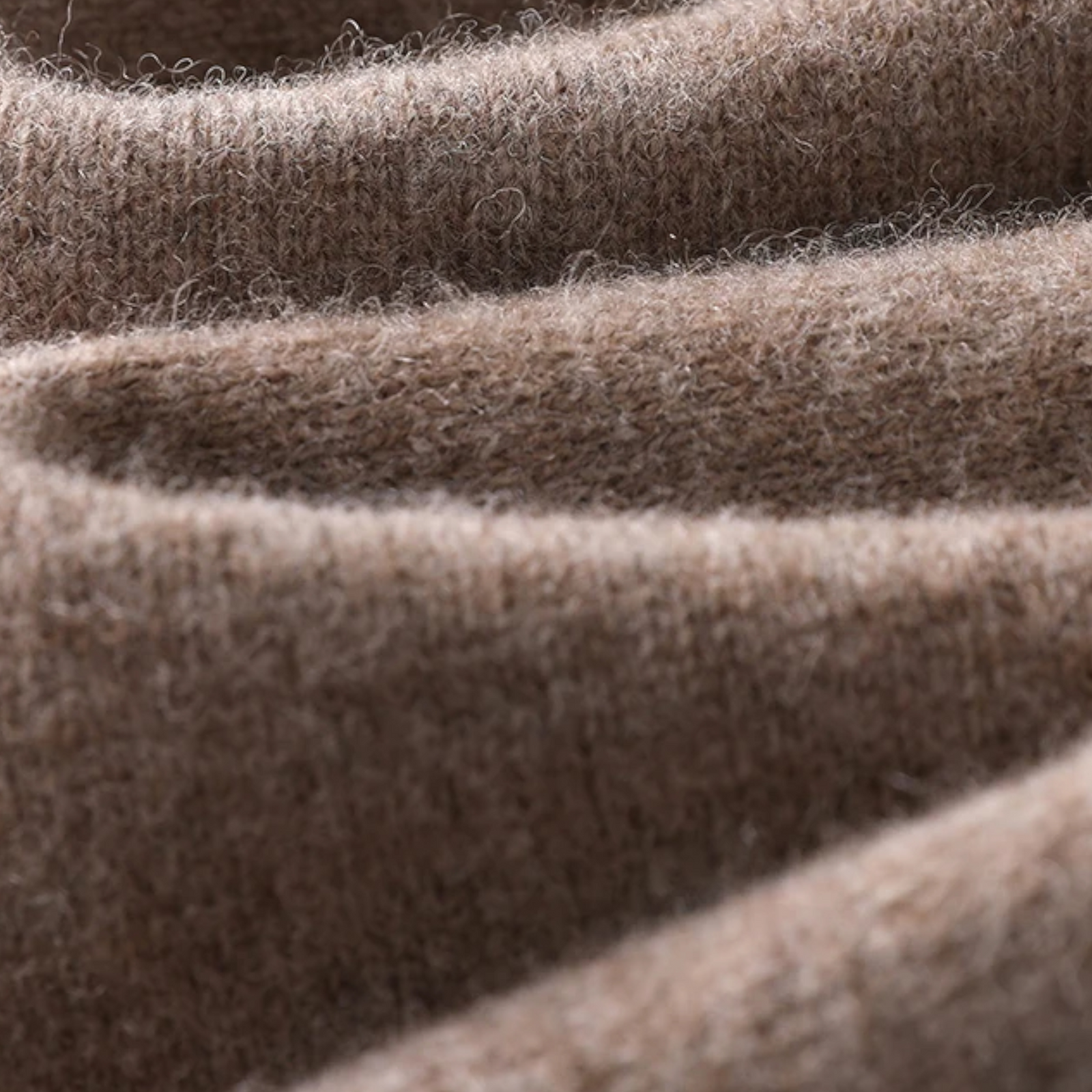 Merino wool jumper detail