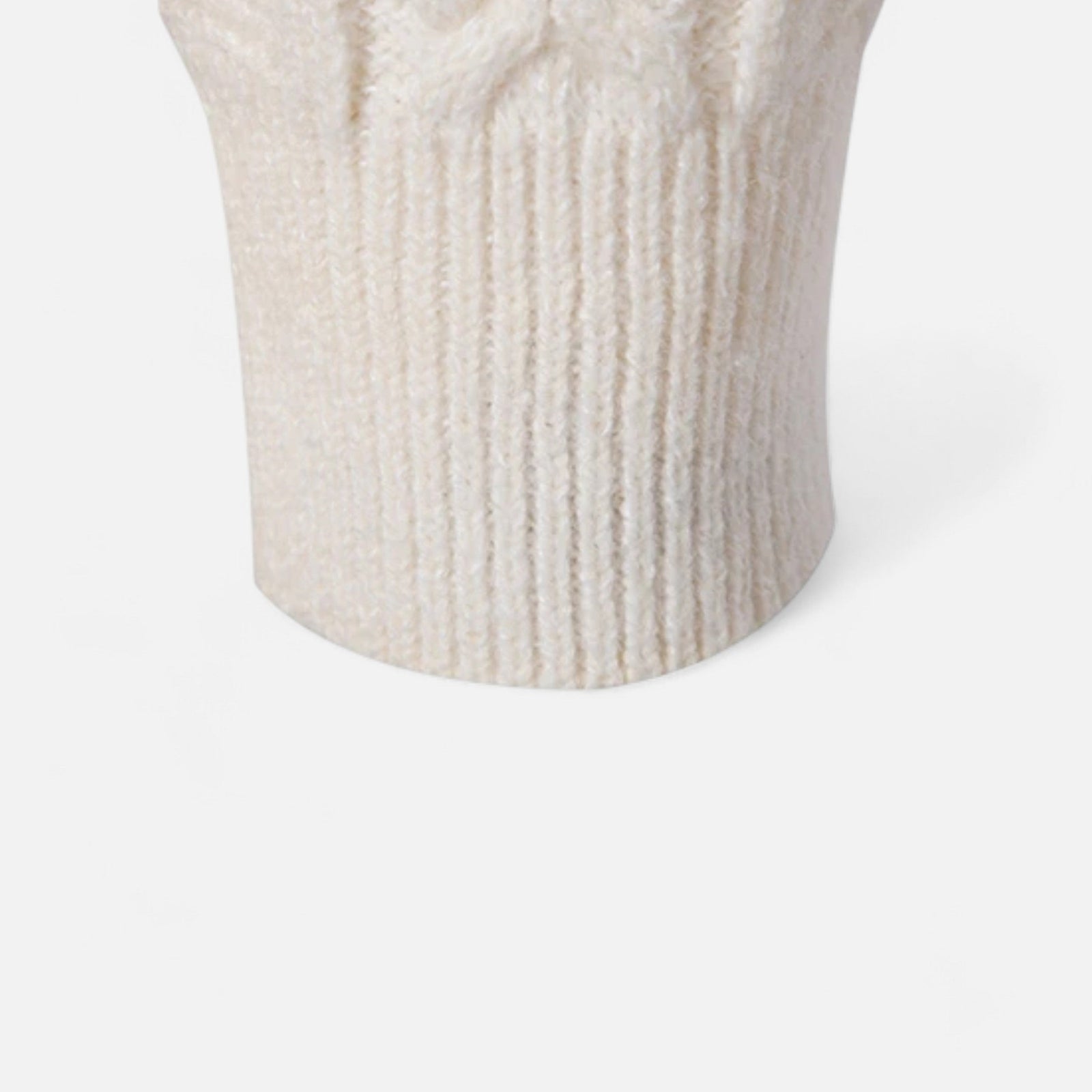 Crewneck knit sweater detail
